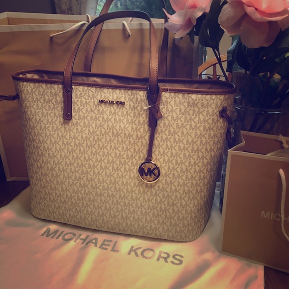 Michael Kors Handbags - Michael Kors Bag
